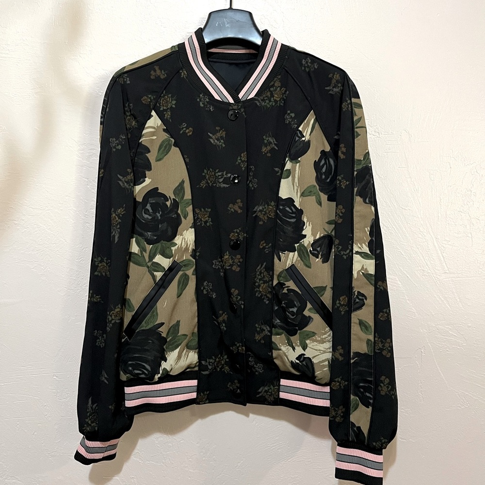 REVERSIBLE! Brand new! COACH bomber jacket !!! 🖤
